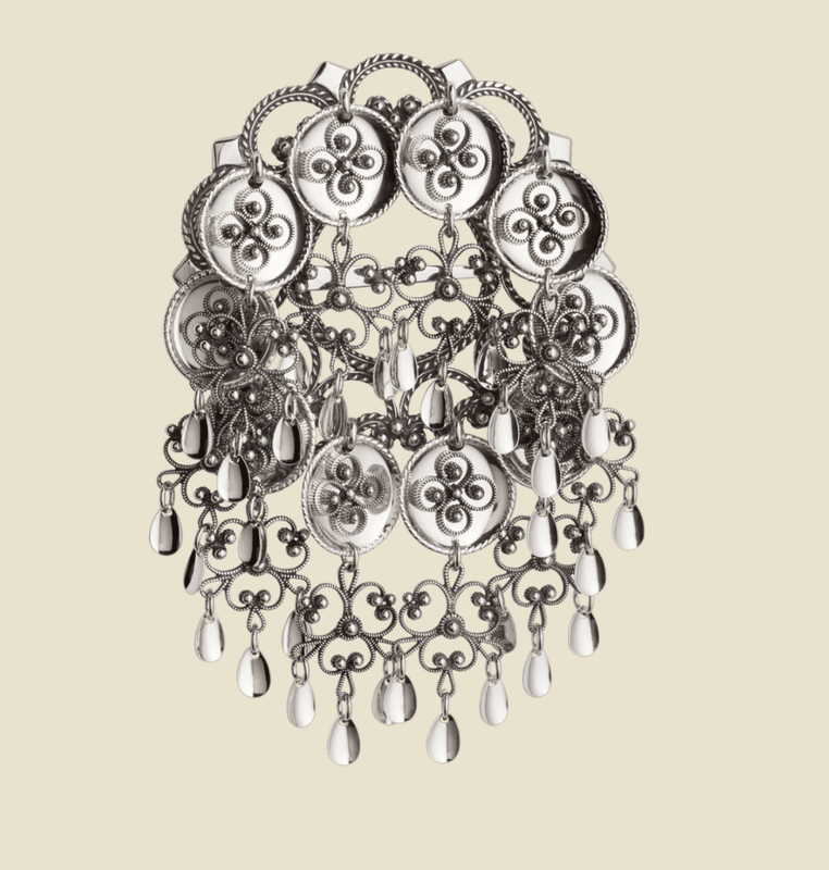 Sølje Rogaland med filigranlauv, oksidert eller hvit